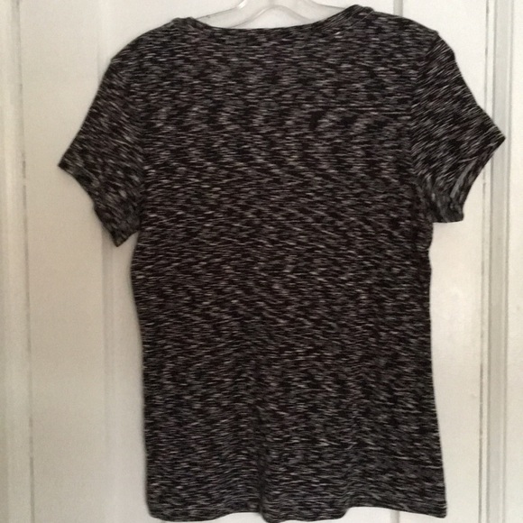 Gloria Vanderbilt T-shirt - Picture 3 of 8